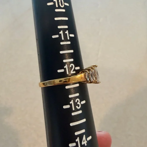 Elegant Gold and Cz Women's Ring - Picture 2 of 8